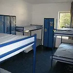 Hans Brinker Hostal *