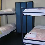 Hans Brinker Hostel *