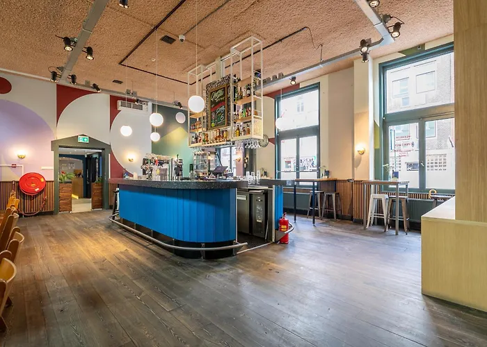 Hans Brinker Hostel *