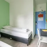 Hans Brinker Hostel *